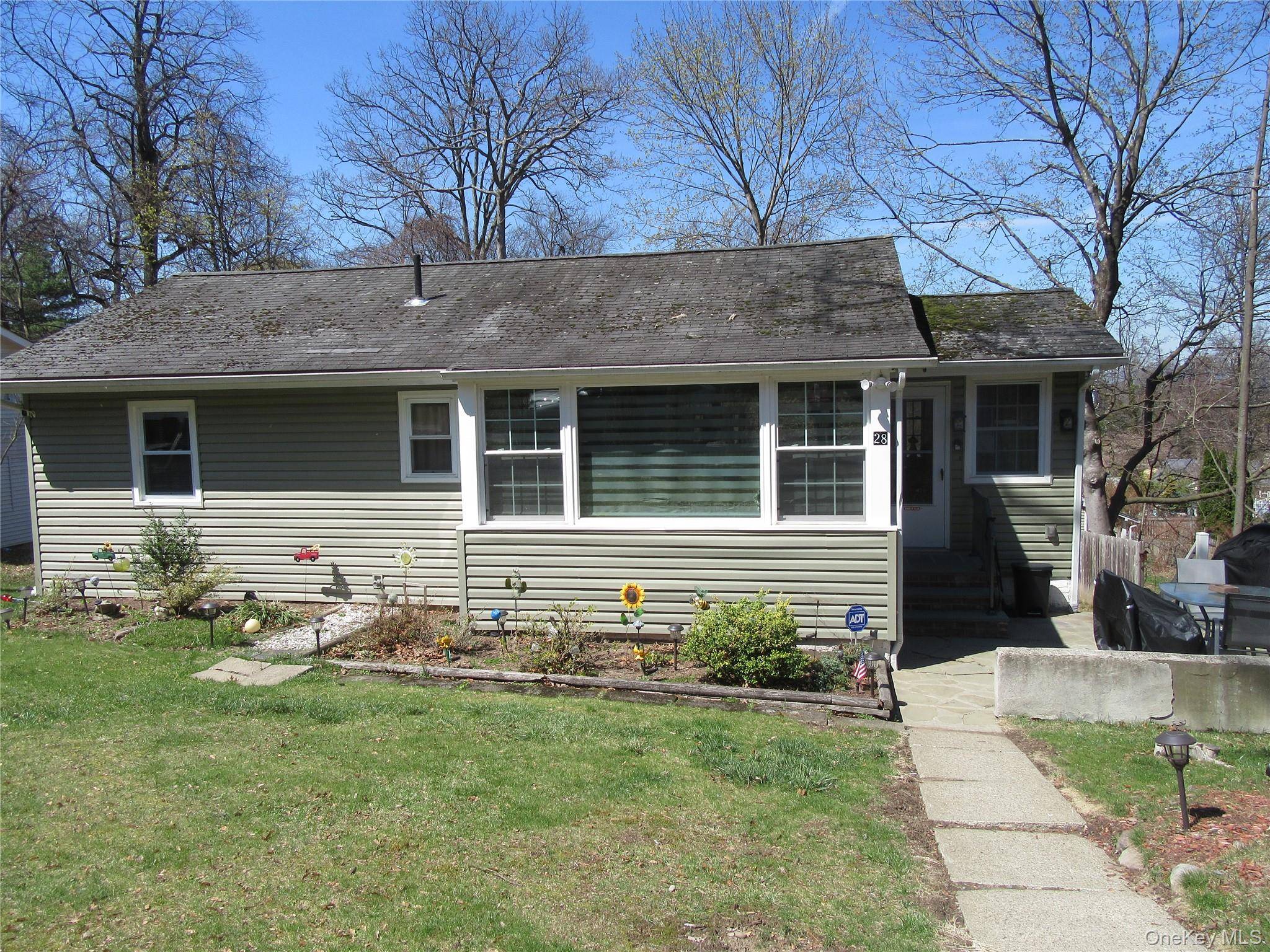 28 Laurel TRL, Monroe, NY 10950