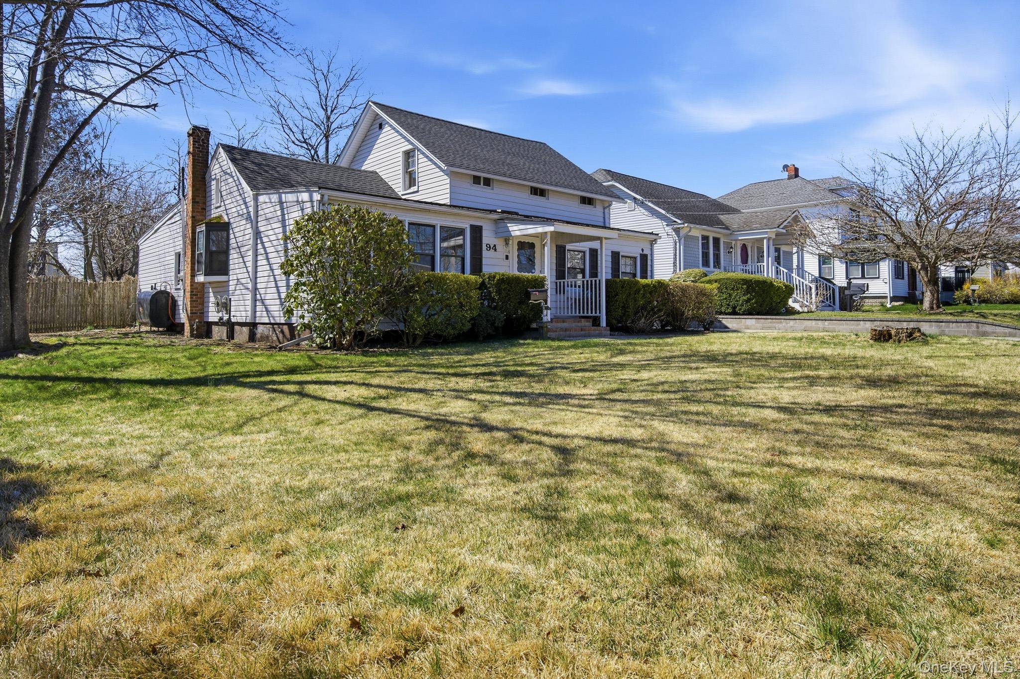 94 E Lakewood ST, Patchogue, NY 11772