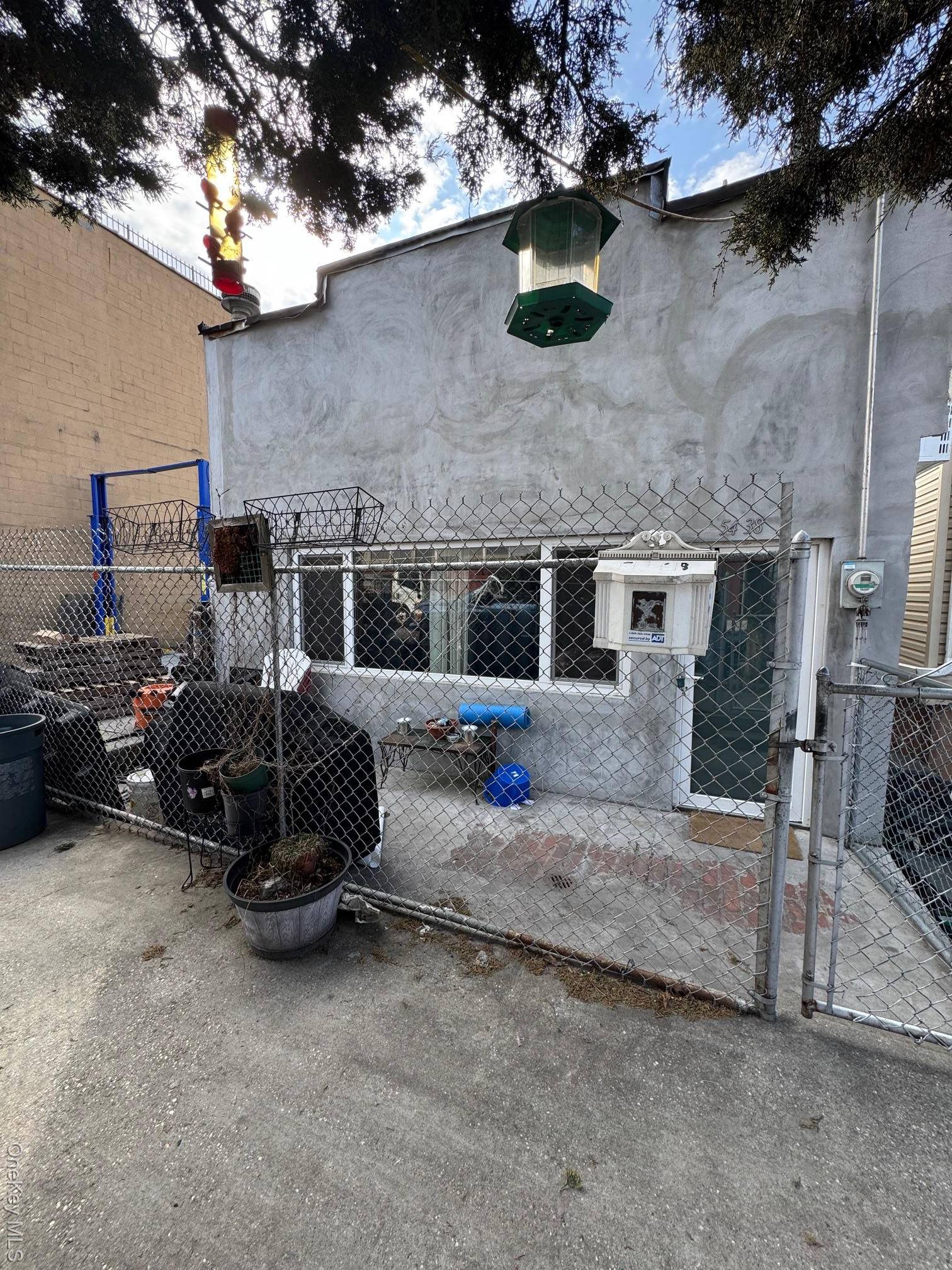5438 46th ST, Maspeth, NY 11378