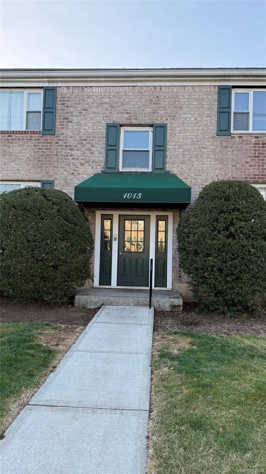 1013 Rottkamp ST ##1, Valley Stream, NY 11580