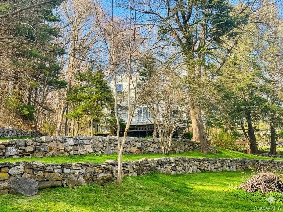 147 Stoneleigh AVE, Carmel, NY 10512