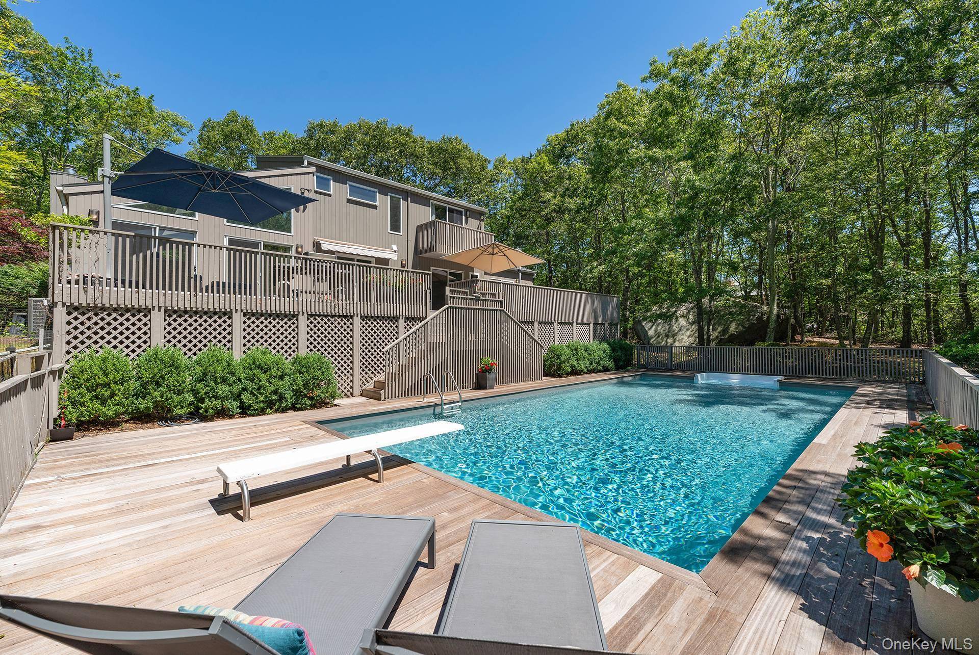 76 Island View DR, Sag Harbor, NY 11963