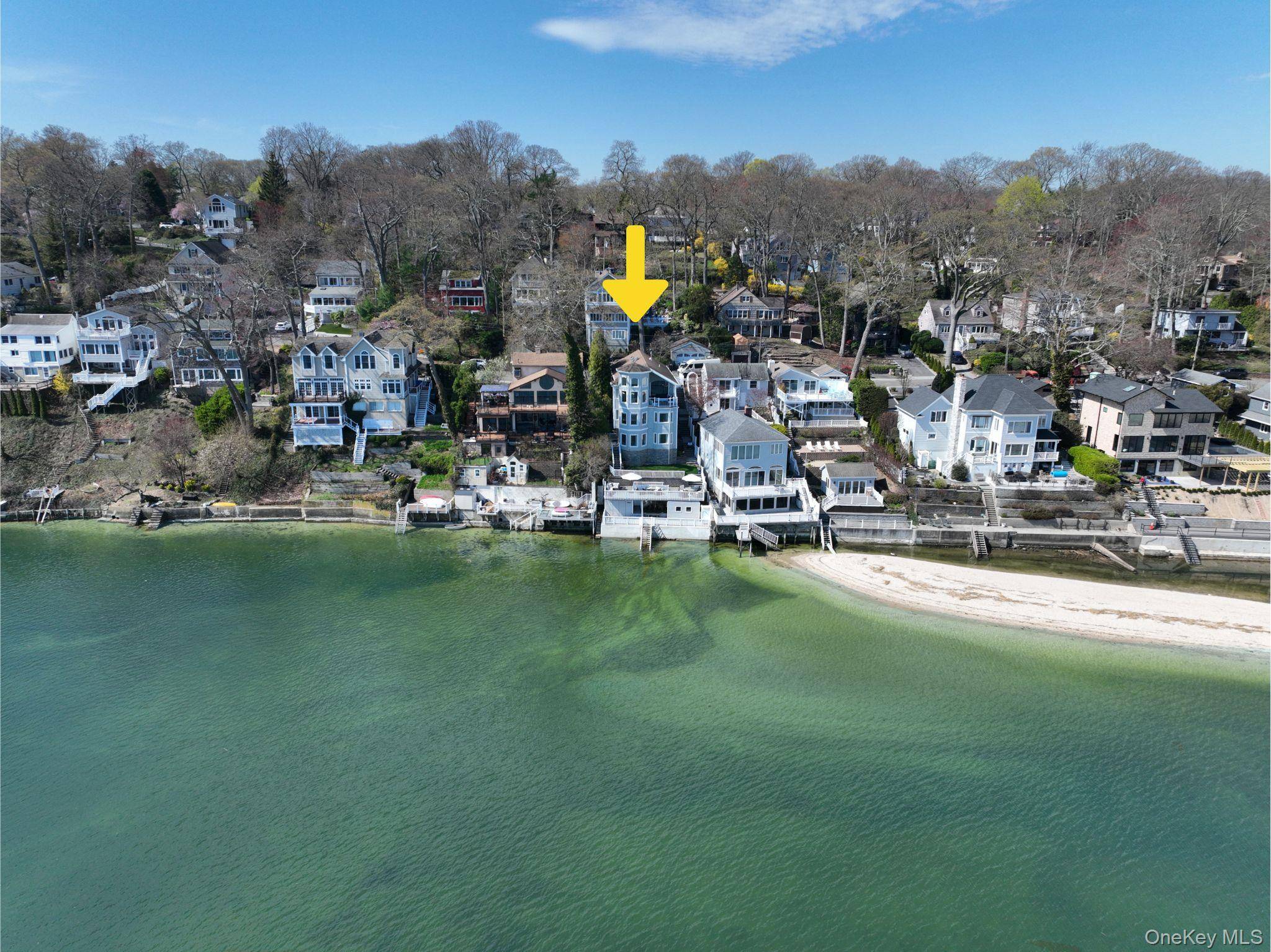 565 McKinley TER, Centerport, NY 11721