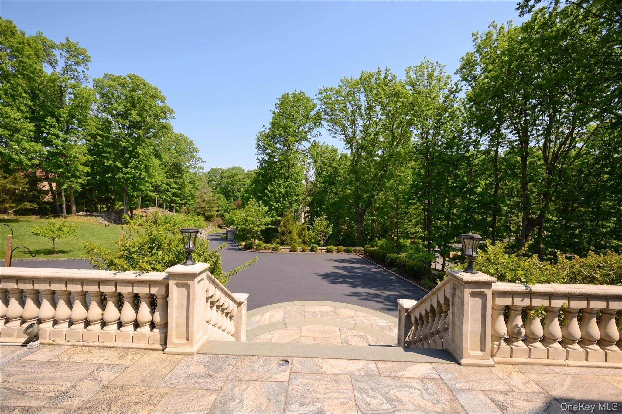 3 Vincent LN, Armonk, NY 10504