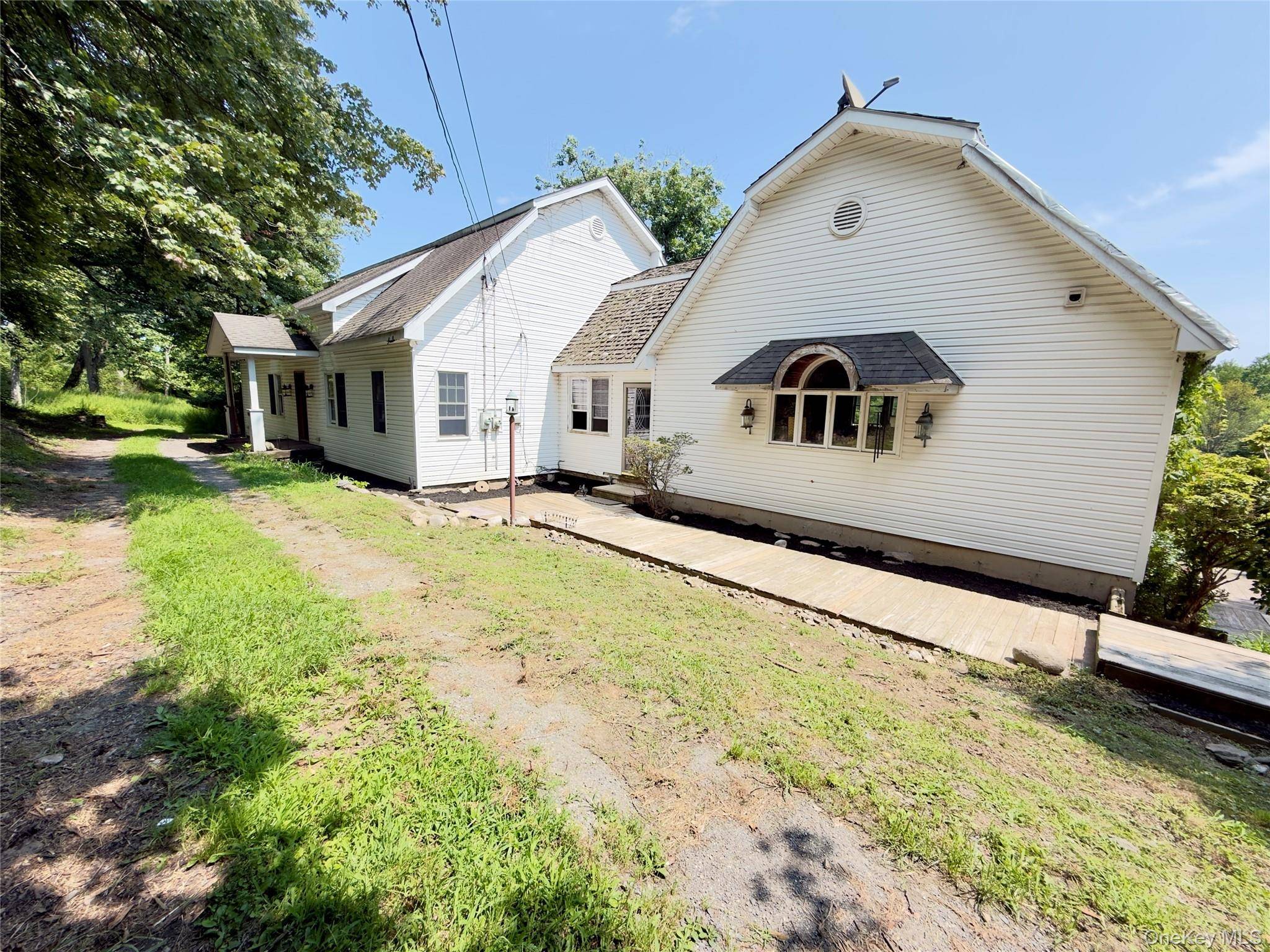 118 Old Roosa Gap RD, Bloomingburg, NY 12721