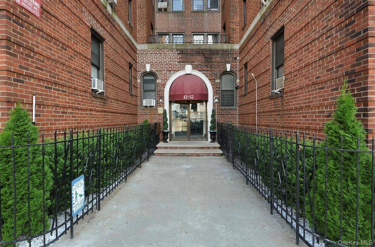 42-52 Layton Street #6F, Elmhurst, NY 11373