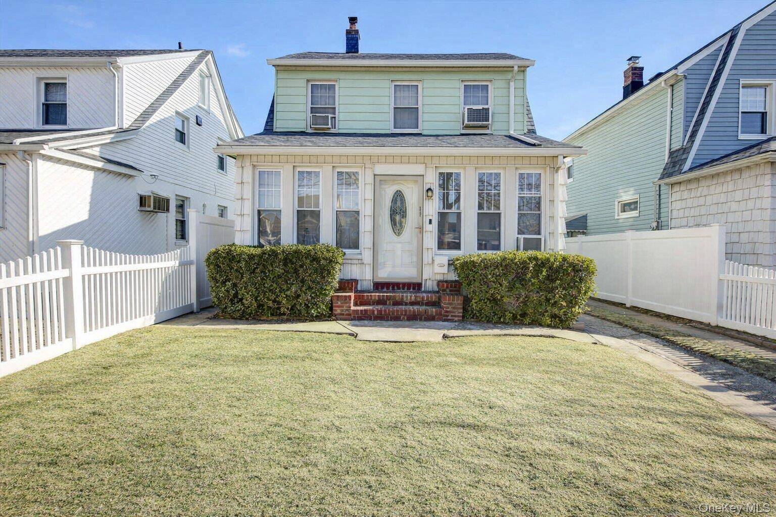 8991 215th PL, Queens Village, NY 11427
