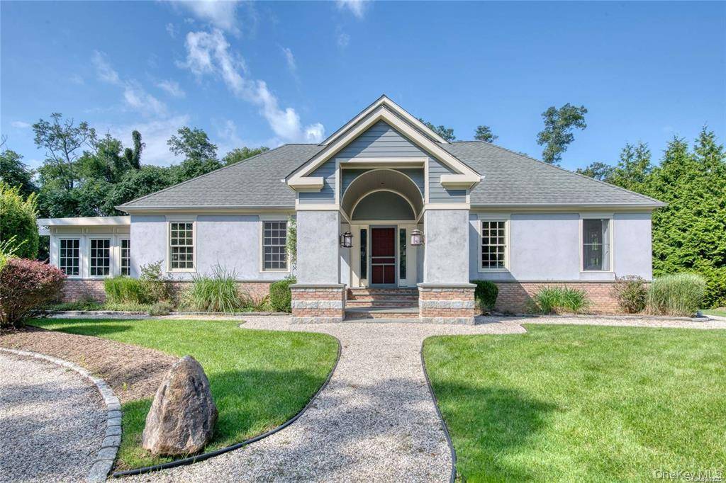 11003 Main RD, East Marion, NY 11939