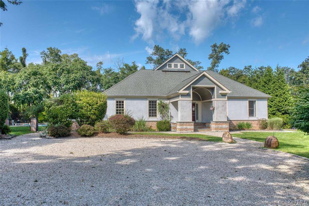 11003 Main RD, East Marion, NY 11939