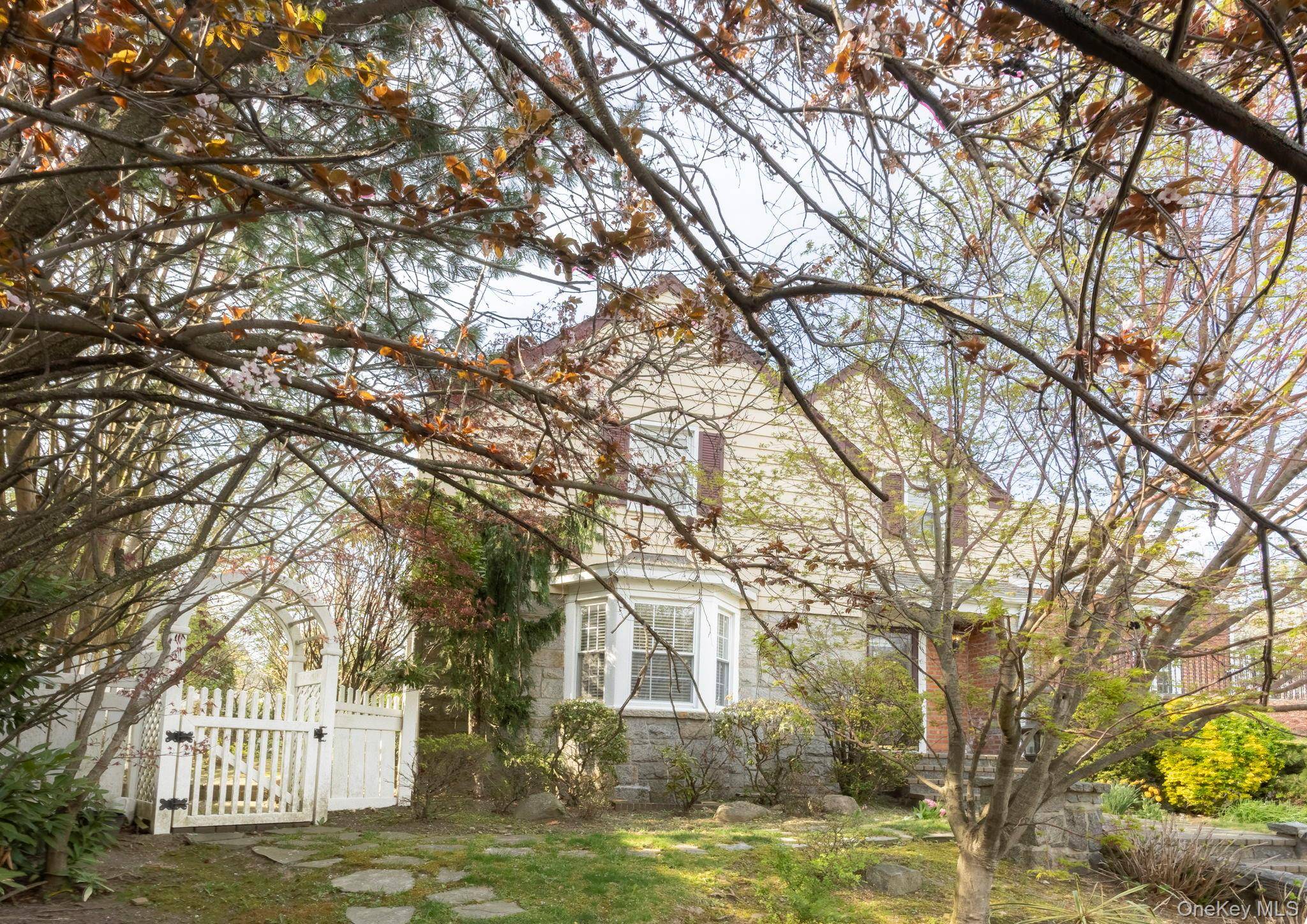 215-15 86th AVE, Hollis Hills, NY 11427