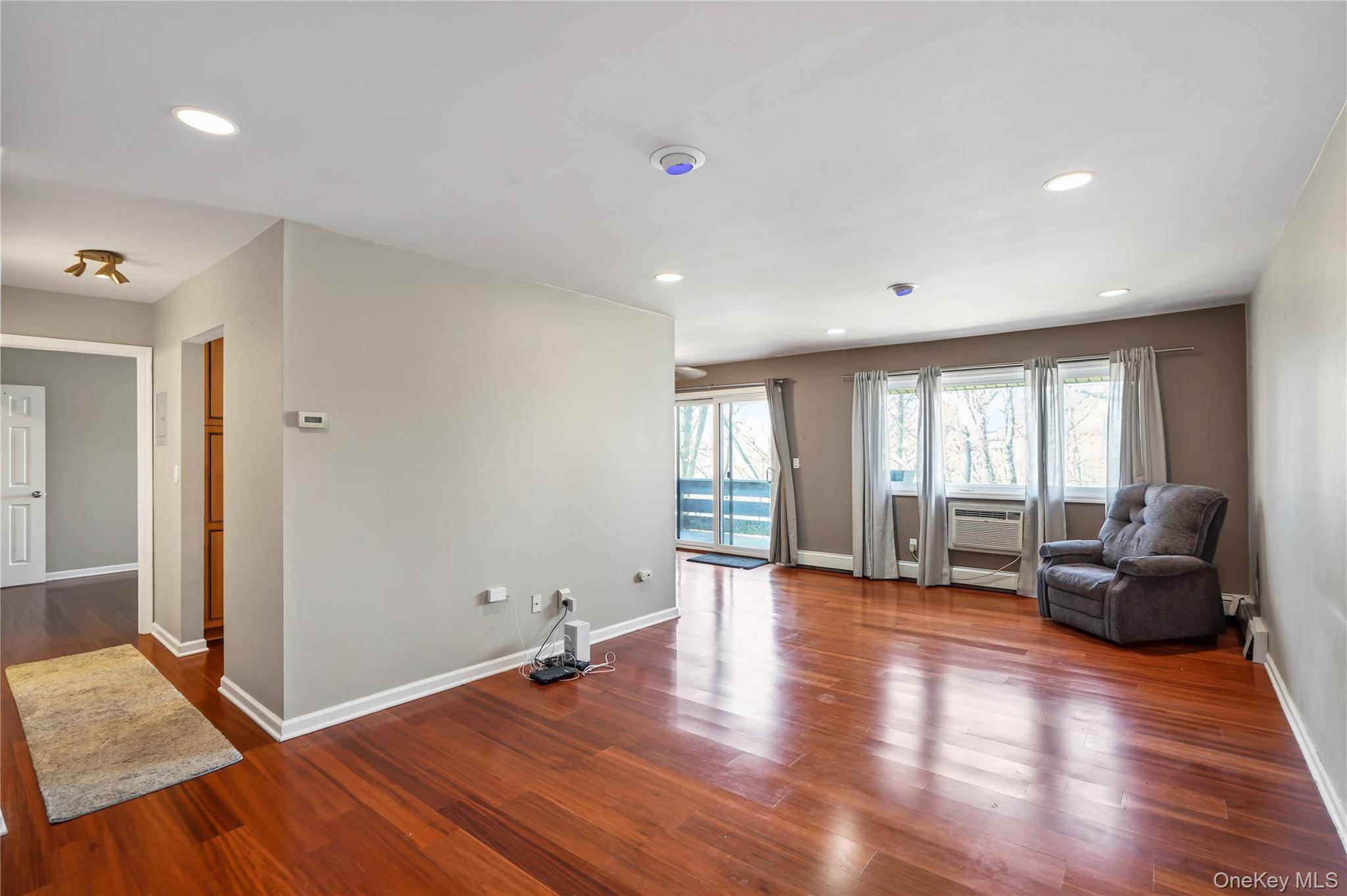 52 Sierra Vista LN, Valley Cottage, NY 10989