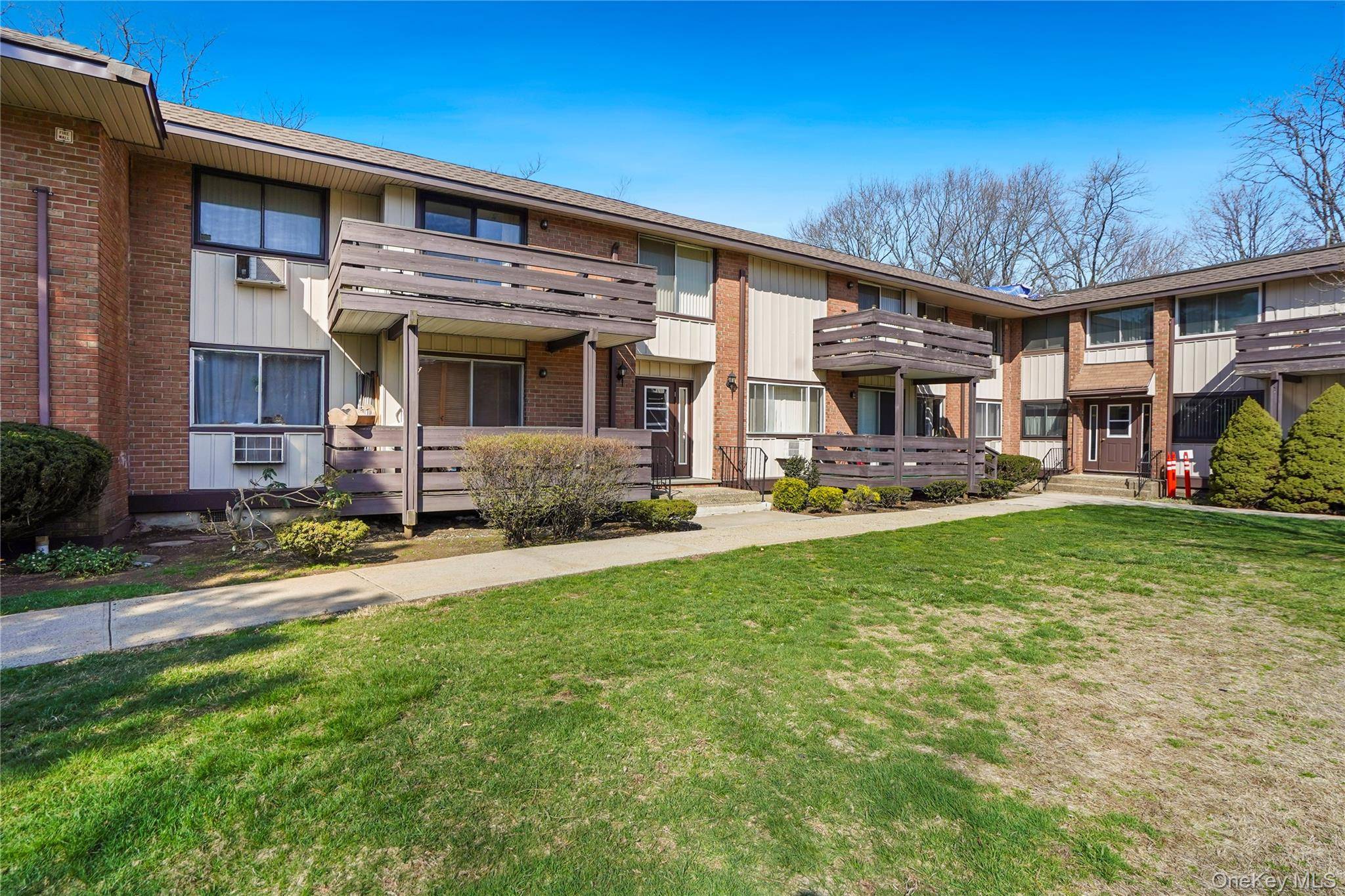 52 Sierra Vista LN, Valley Cottage, NY 10989