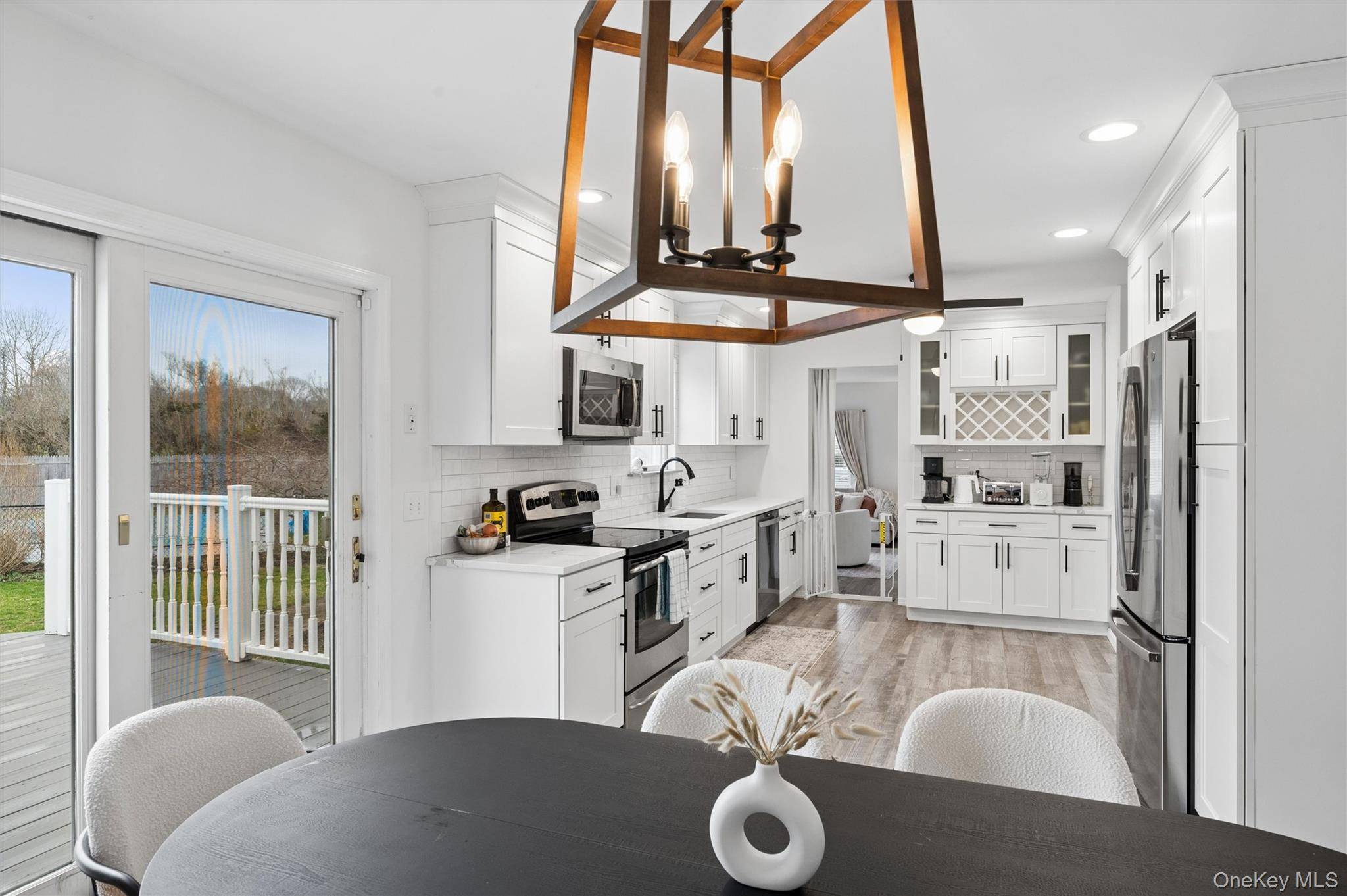 97 Grant DR, Aquebogue, NY 11901