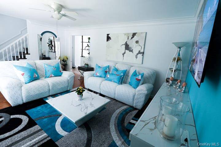 45 Bellows TER #B, Hampton Bays, NY 11946