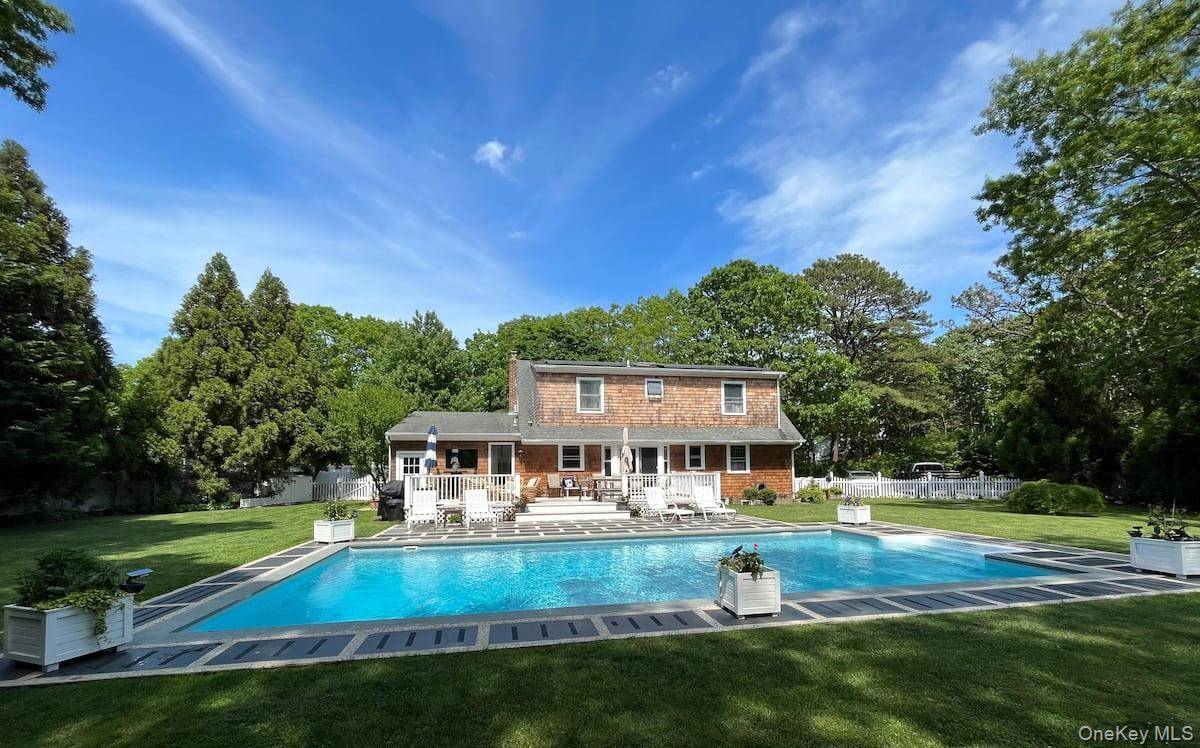 45 Bellows TER #B, Hampton Bays, NY 11946