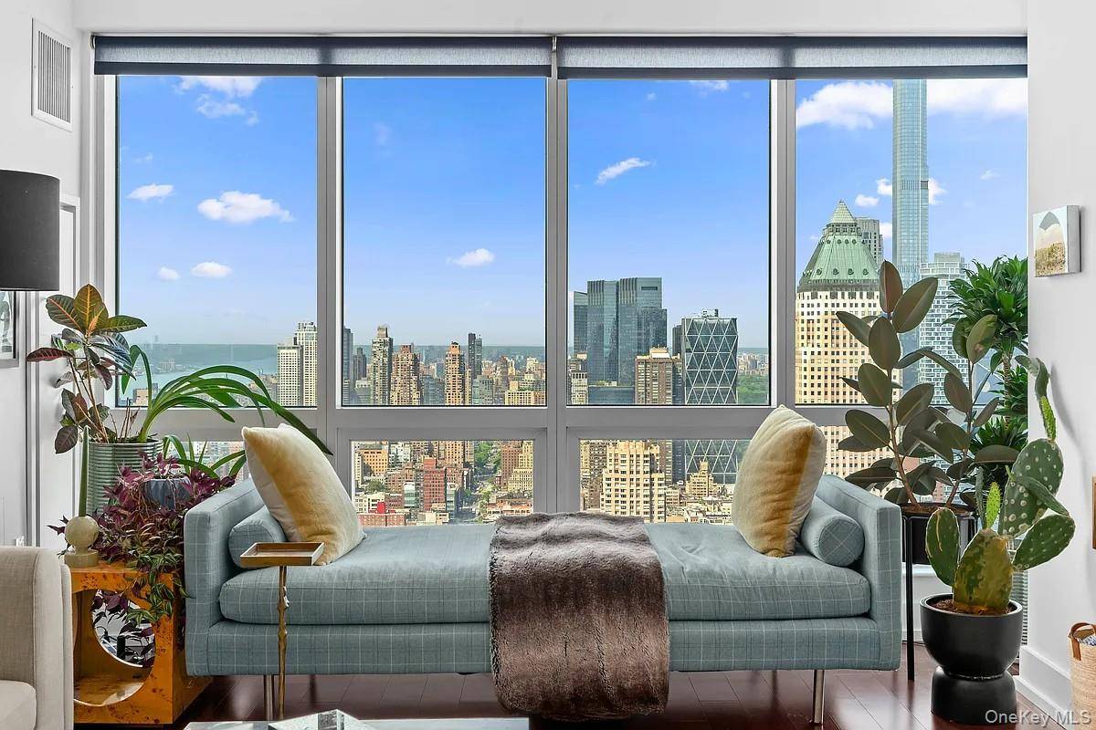 350 West 42nd Street #57C, New York (manhattan), NY 10036