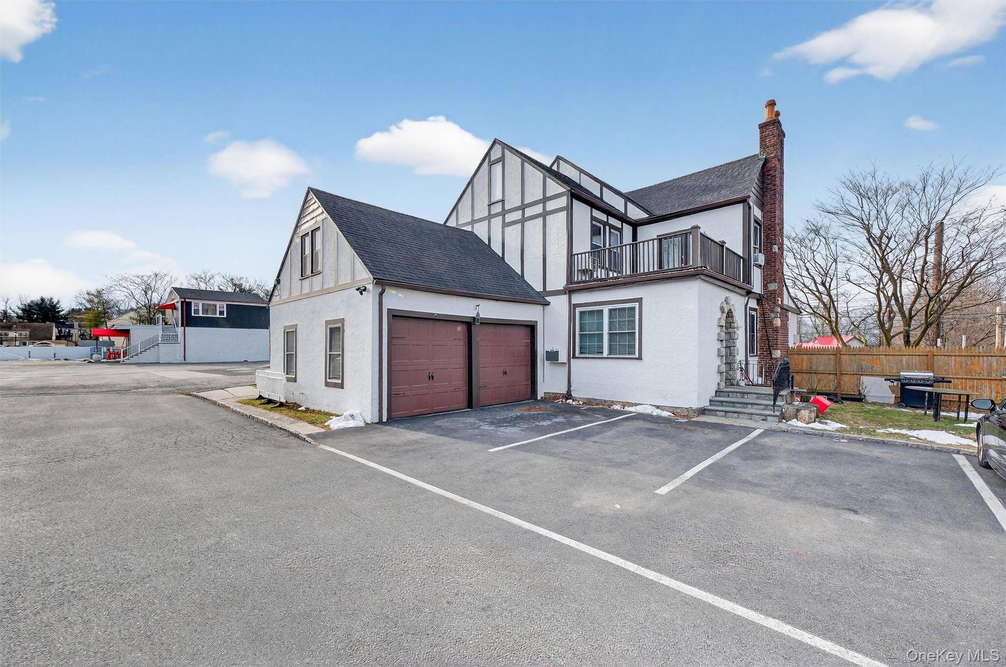 2002 E Main ST, Mohegan Lake, NY 10547