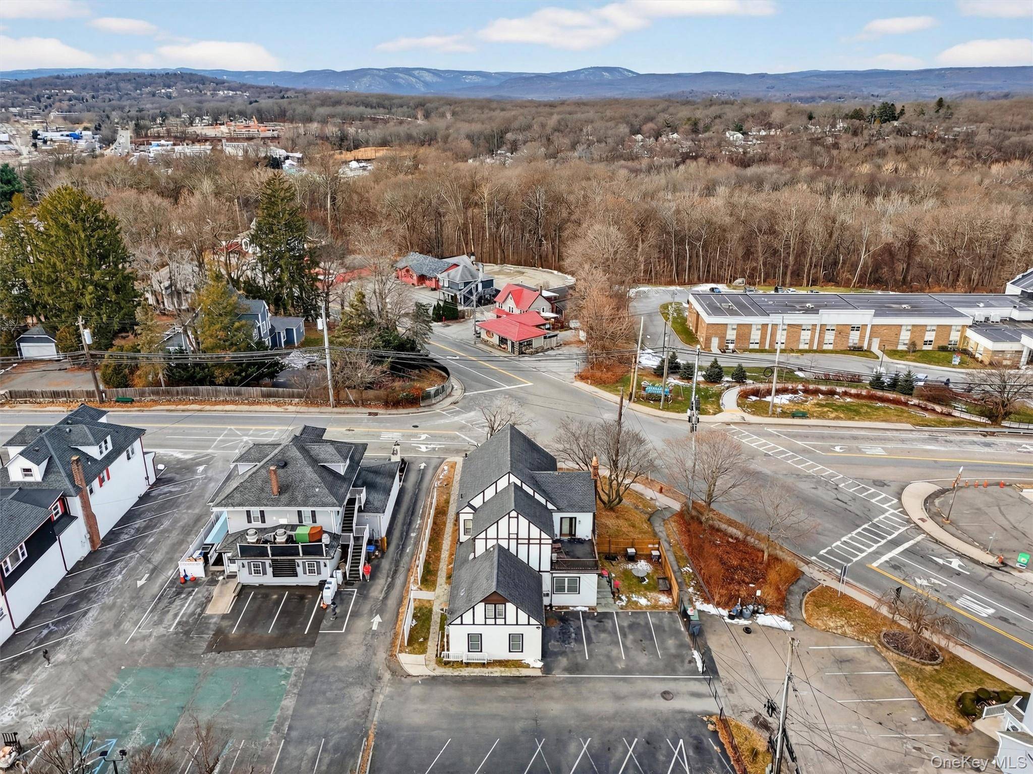 2002 E Main ST, Mohegan Lake, NY 10547