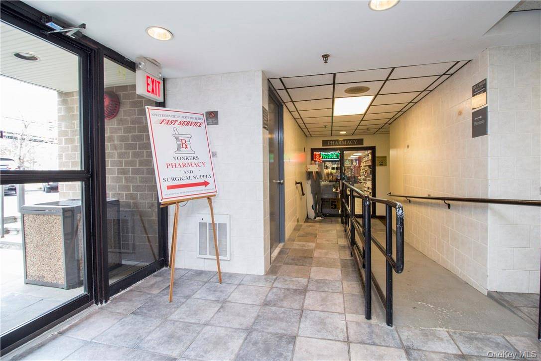 944 N Broadway, Yonkers, NY 10701