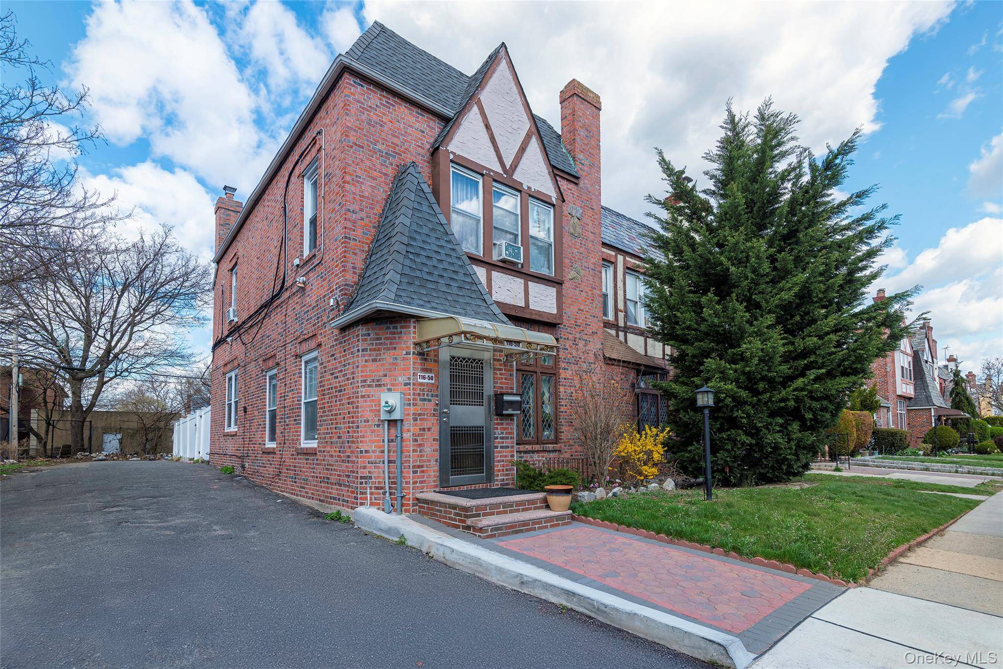 116-50 227th ST, Cambria Heights, NY 11411