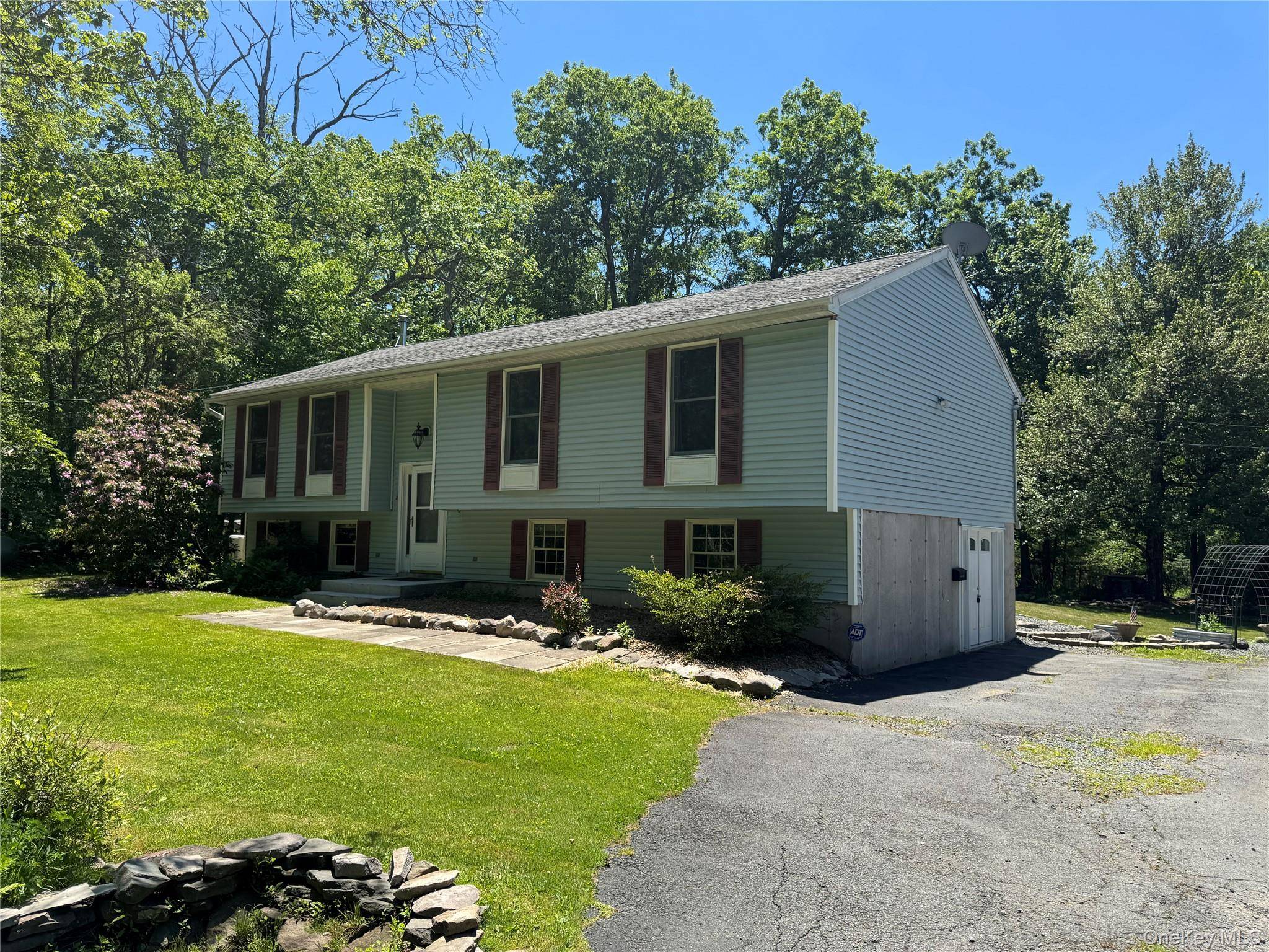 1325 Wurtsboro Mountain RD, Wurtsboro, NY 12790