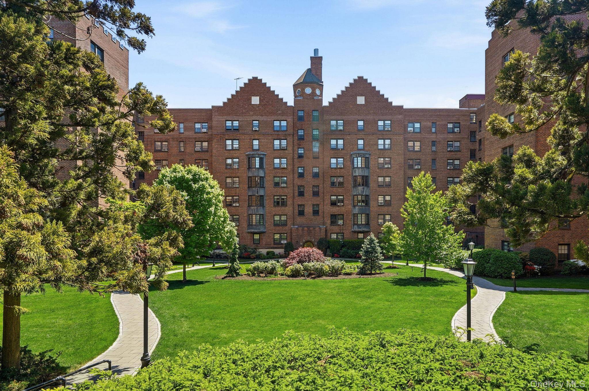 196 Garth RD #2F, Scarsdale, NY 10583