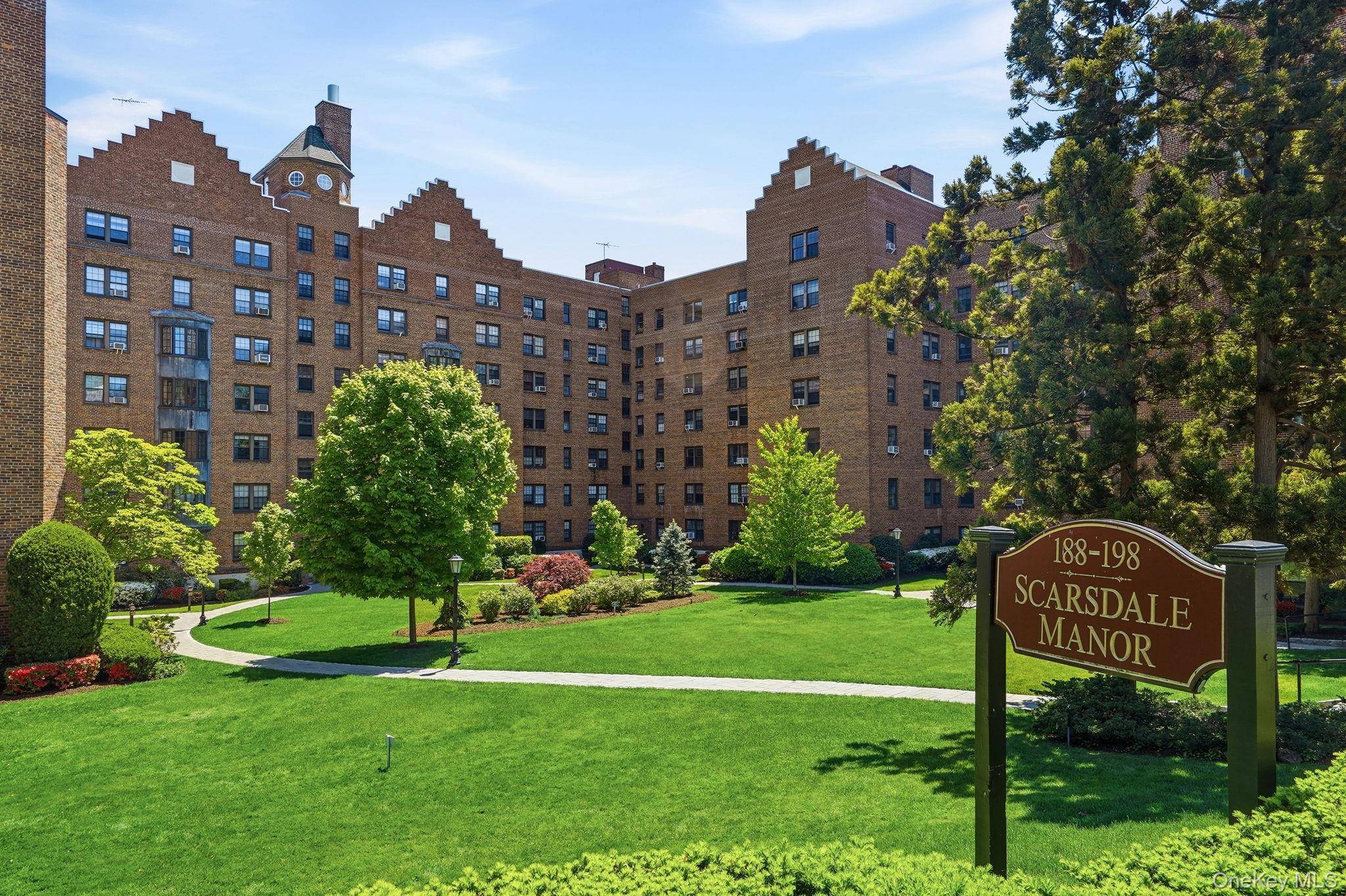 196 Garth RD #2F, Scarsdale, NY 10583
