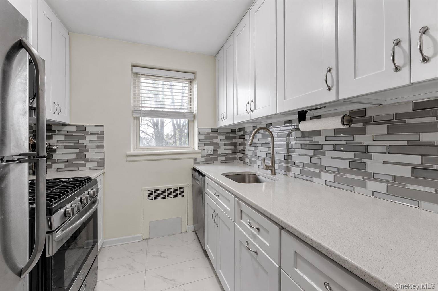 143-50 Hoover AVE #304, Briarwood, NY 11435