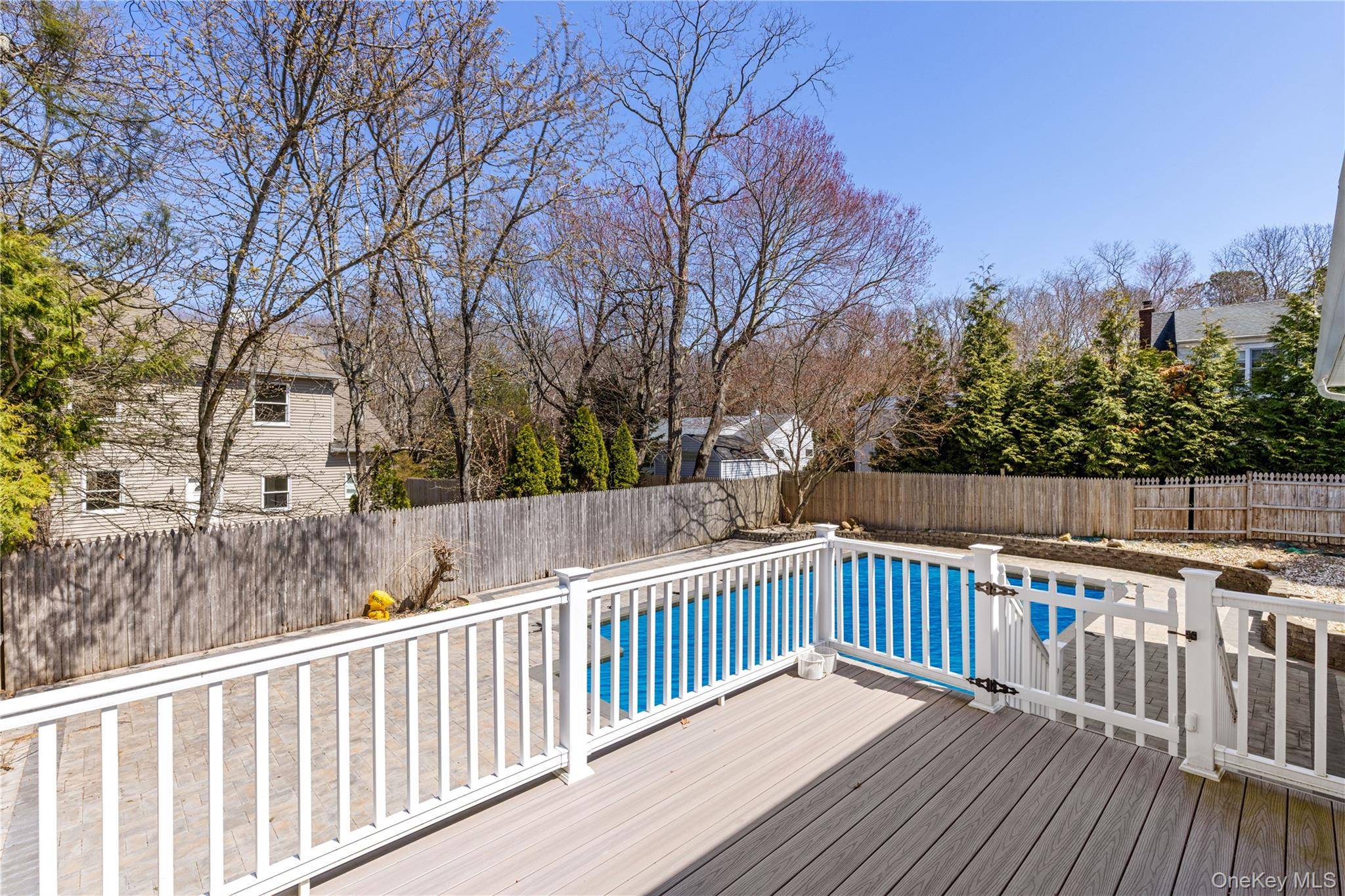 52 Summit DR, Baiting Hollow, NY 11933