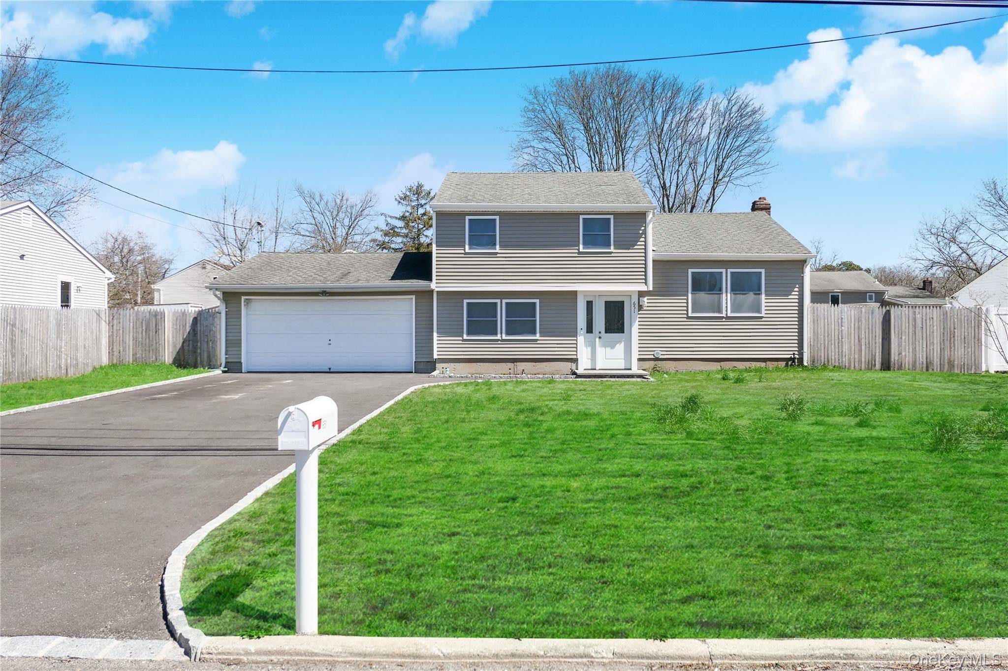 651 Americus AVE, East Patchogue, NY 11772