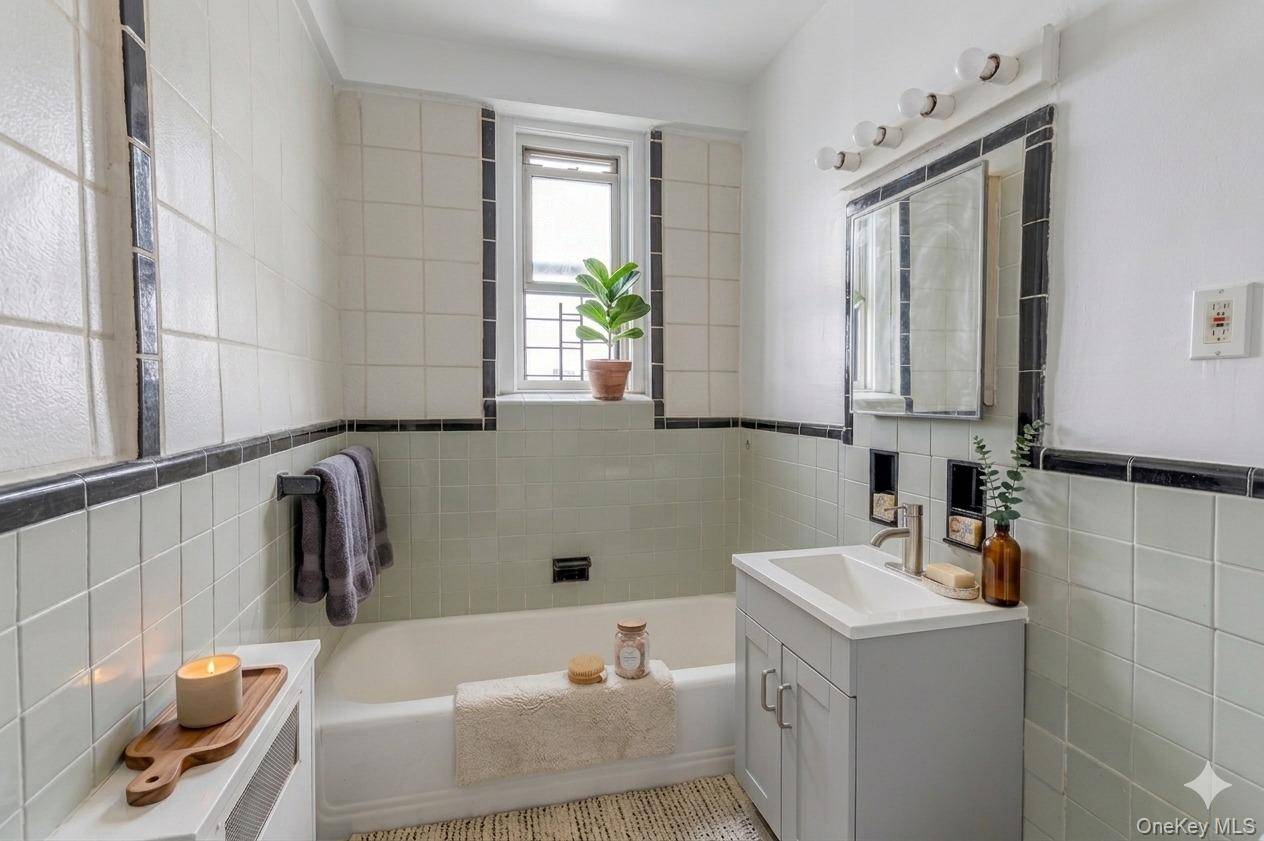 224 Highland BLVD #204, Brooklyn, NY 11207