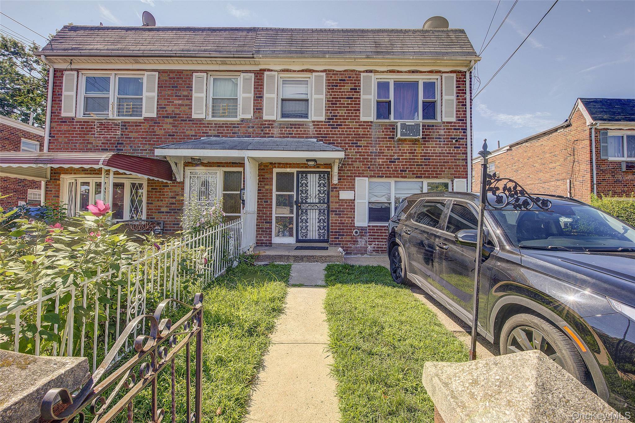 215-10 99th AVE, Queens Village, NY 11429