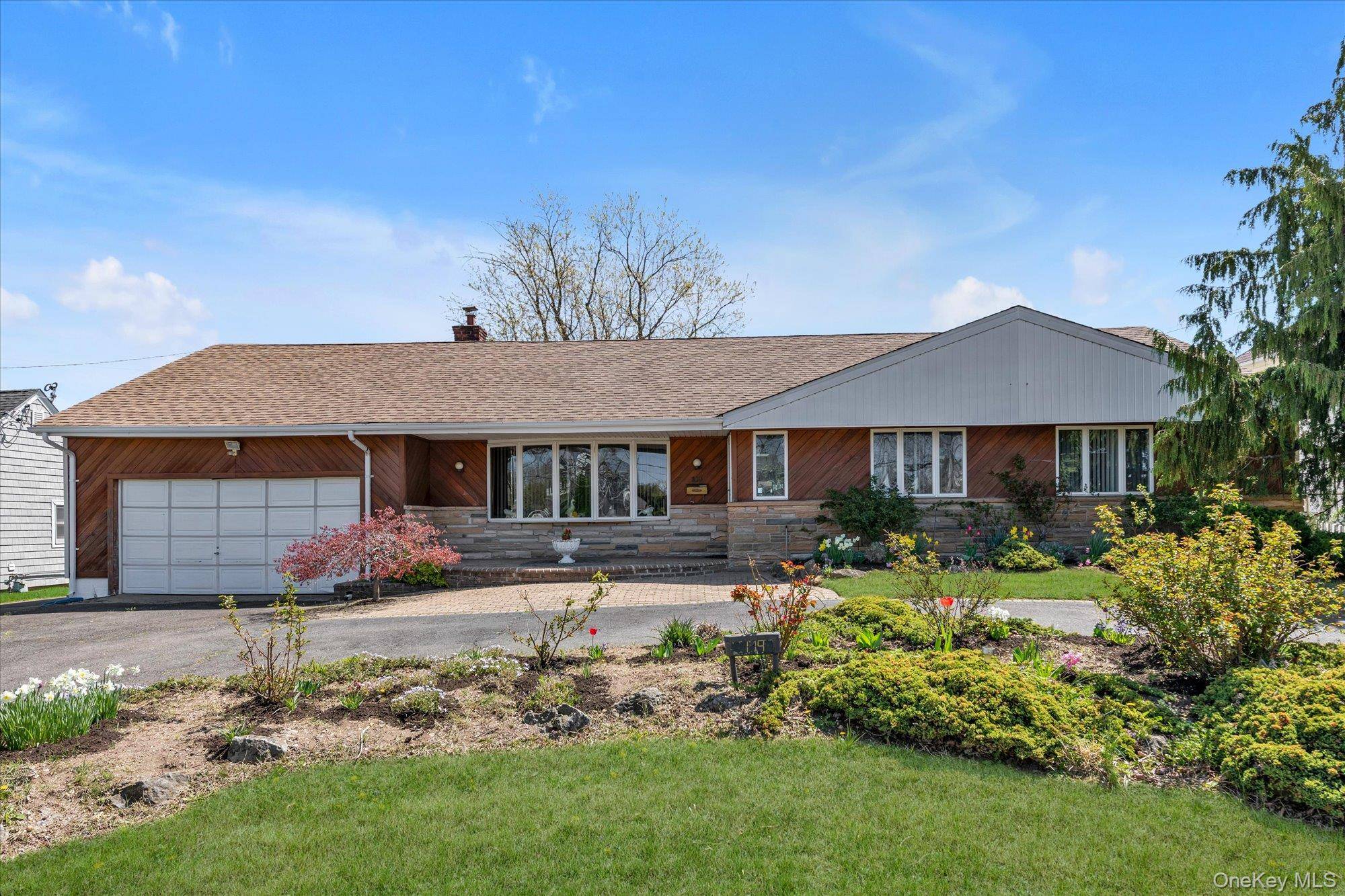 119 Ocean AVE, Massapequa, NY 11758