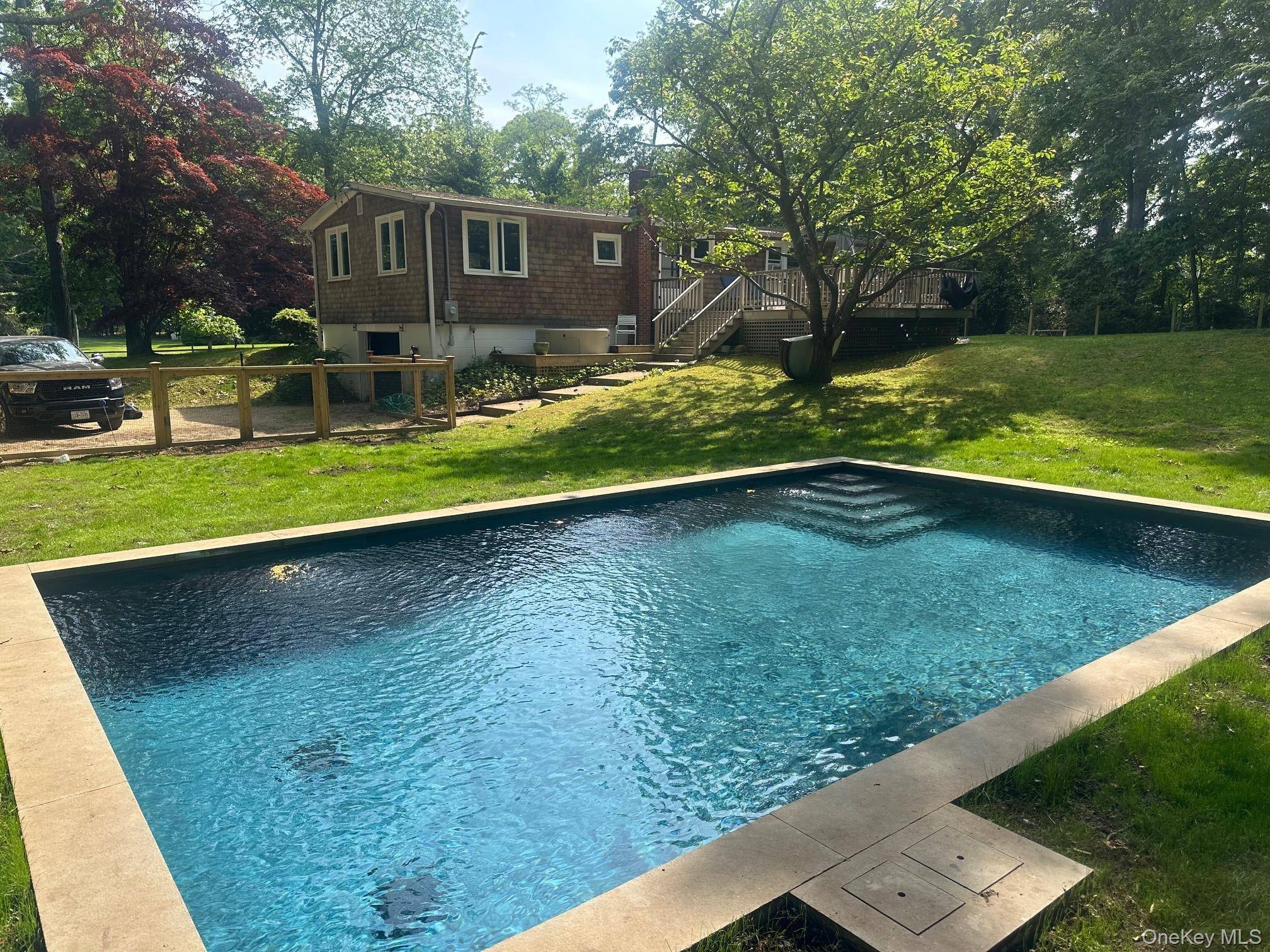 9 Johnston RD, Shelter Island, NY 11964
