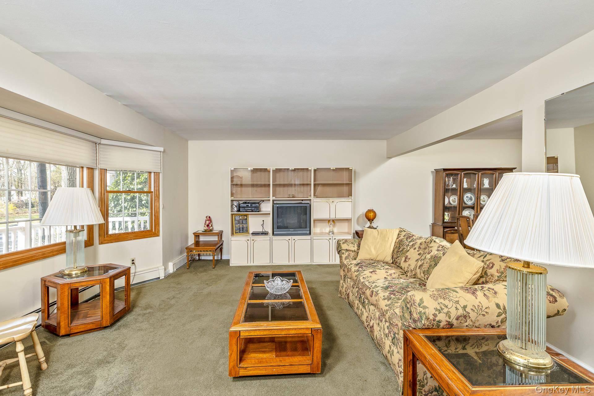 97 Krispin LN, East Setauket, NY 11733