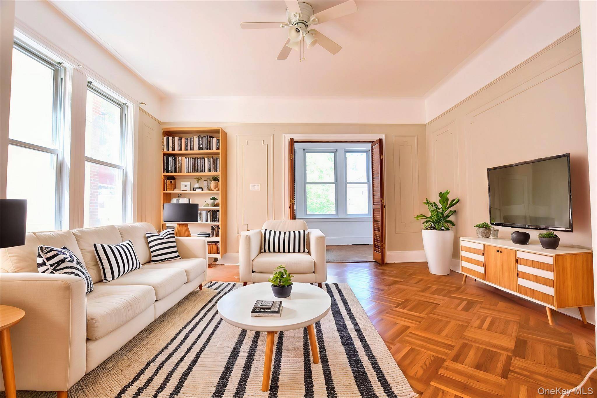 18-44 21st DR, Astoria, NY 11105