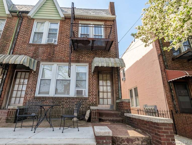 18-44 21st DR, Astoria, NY 11105