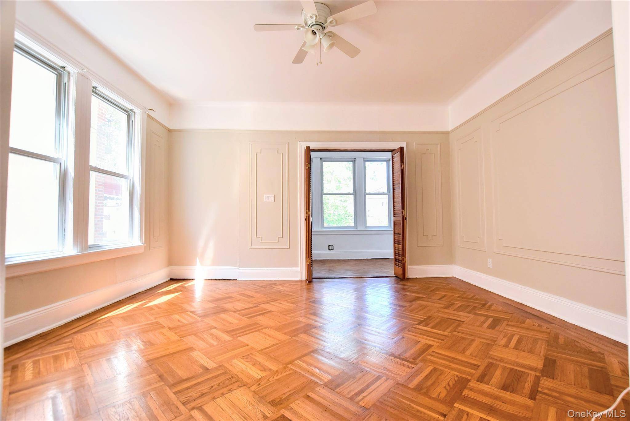18-44 21st DR, Astoria, NY 11105