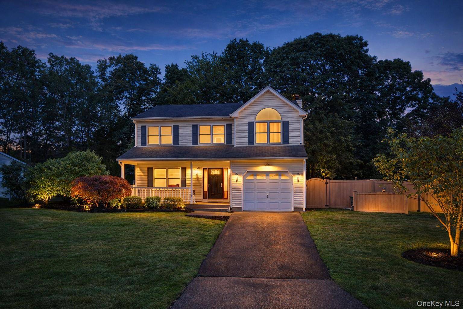38 Memorial BLVD, East Moriches, NY 11940