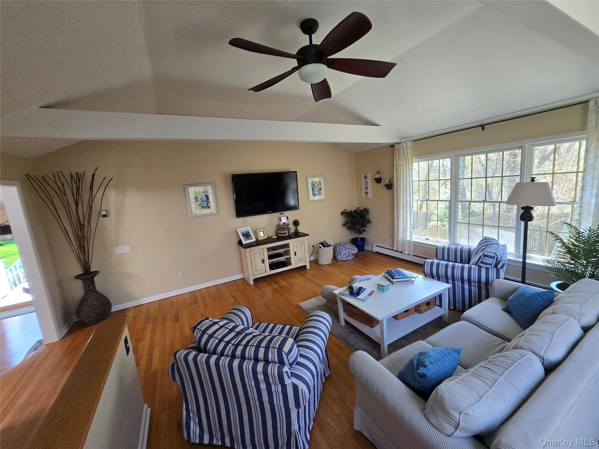 870 Noyack RD, Southampton, NY 11968