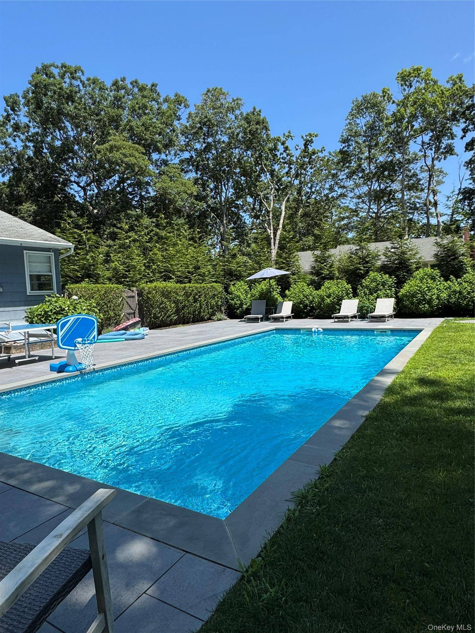 870 Noyack RD, Southampton, NY 11968