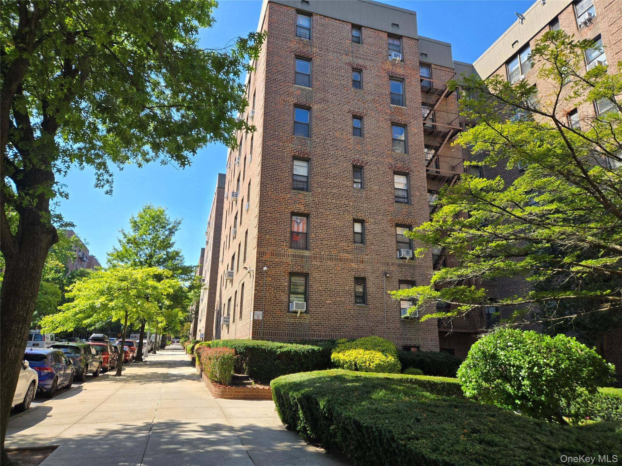 83-25 98th ST #1P, Woodhaven, NY 11421