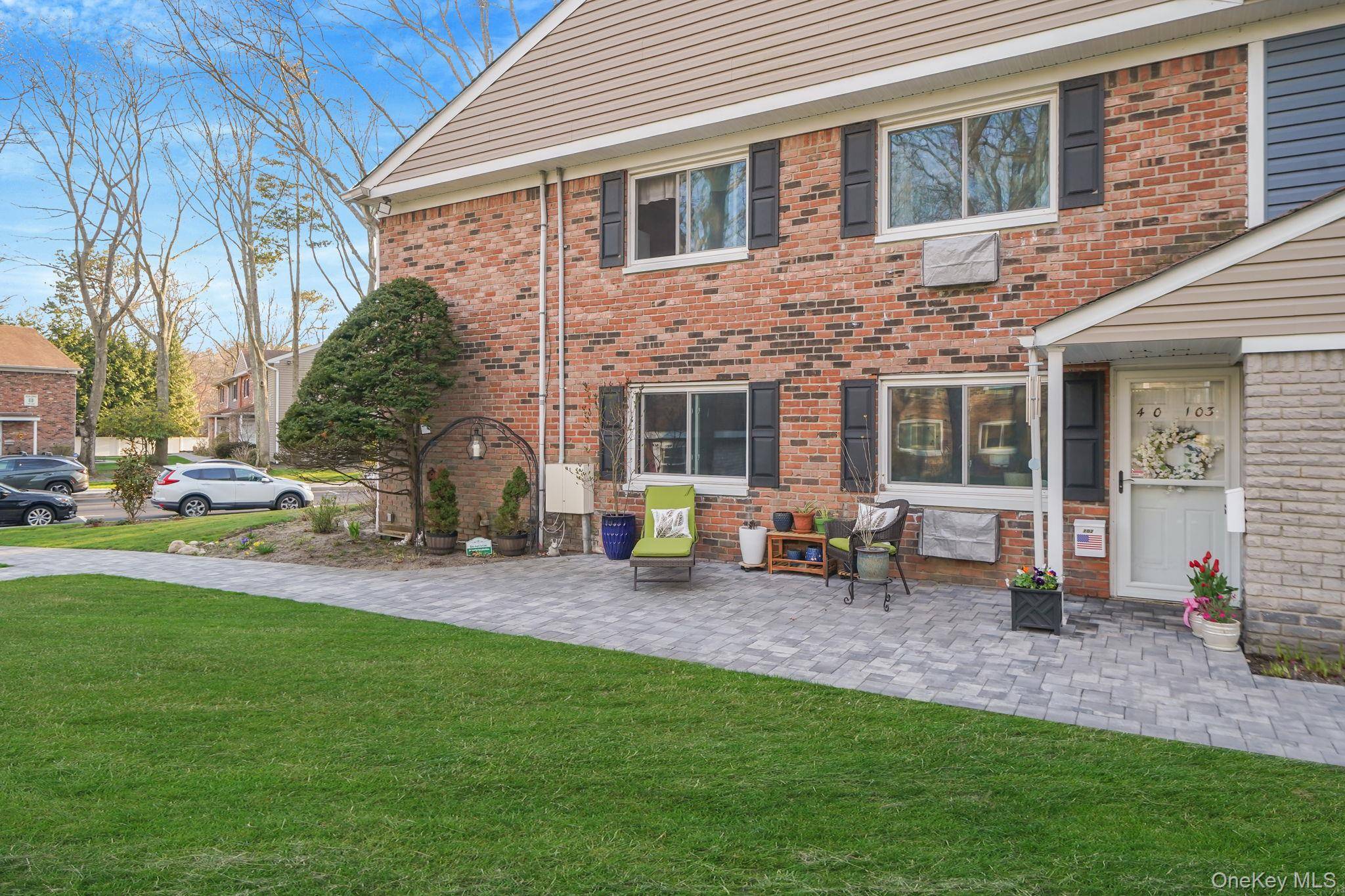 40 W 4th St #103, Patchogue, NY 11772