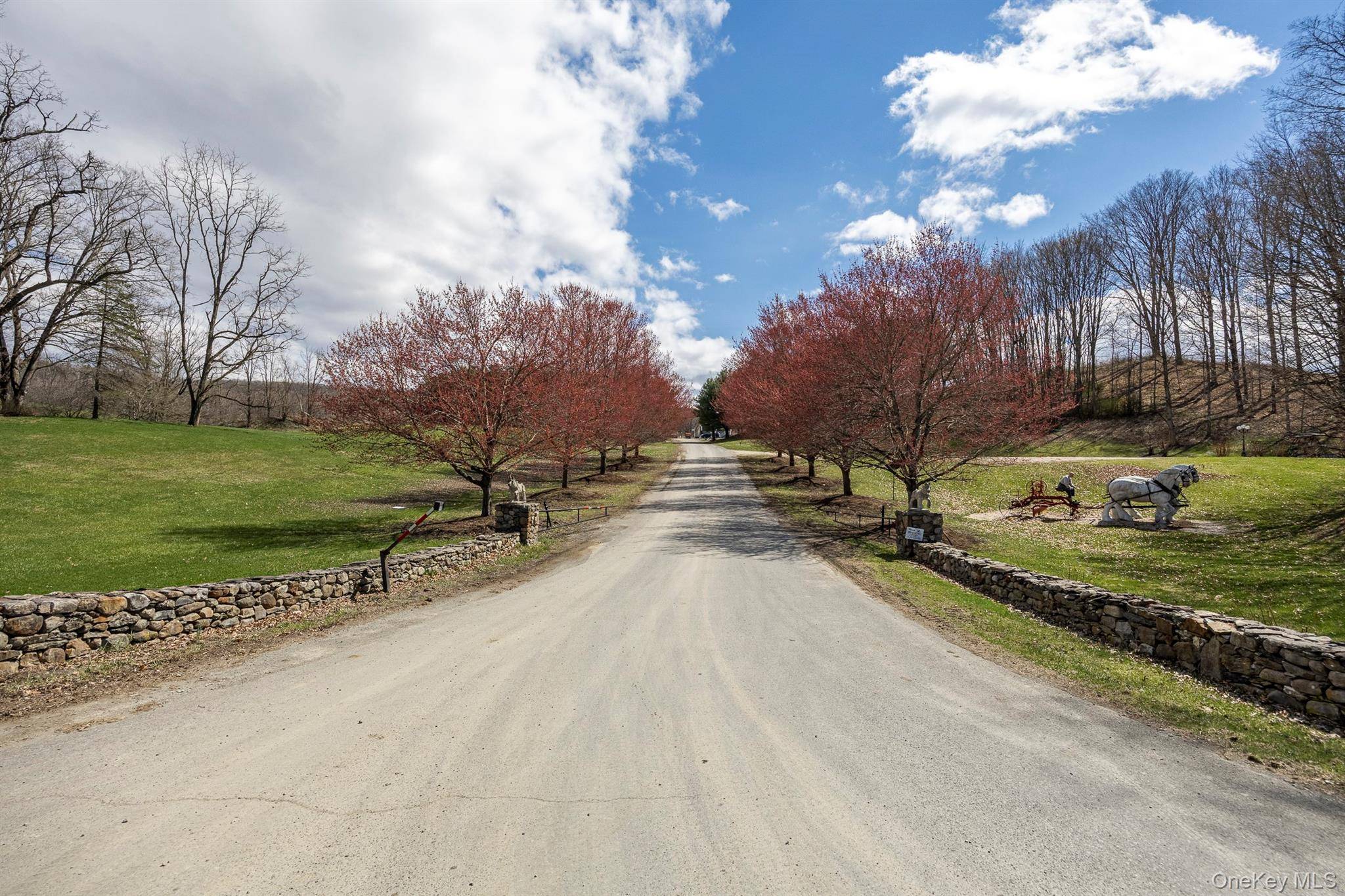 12 Hunns Lake RD, Stanfordville, NY 12581