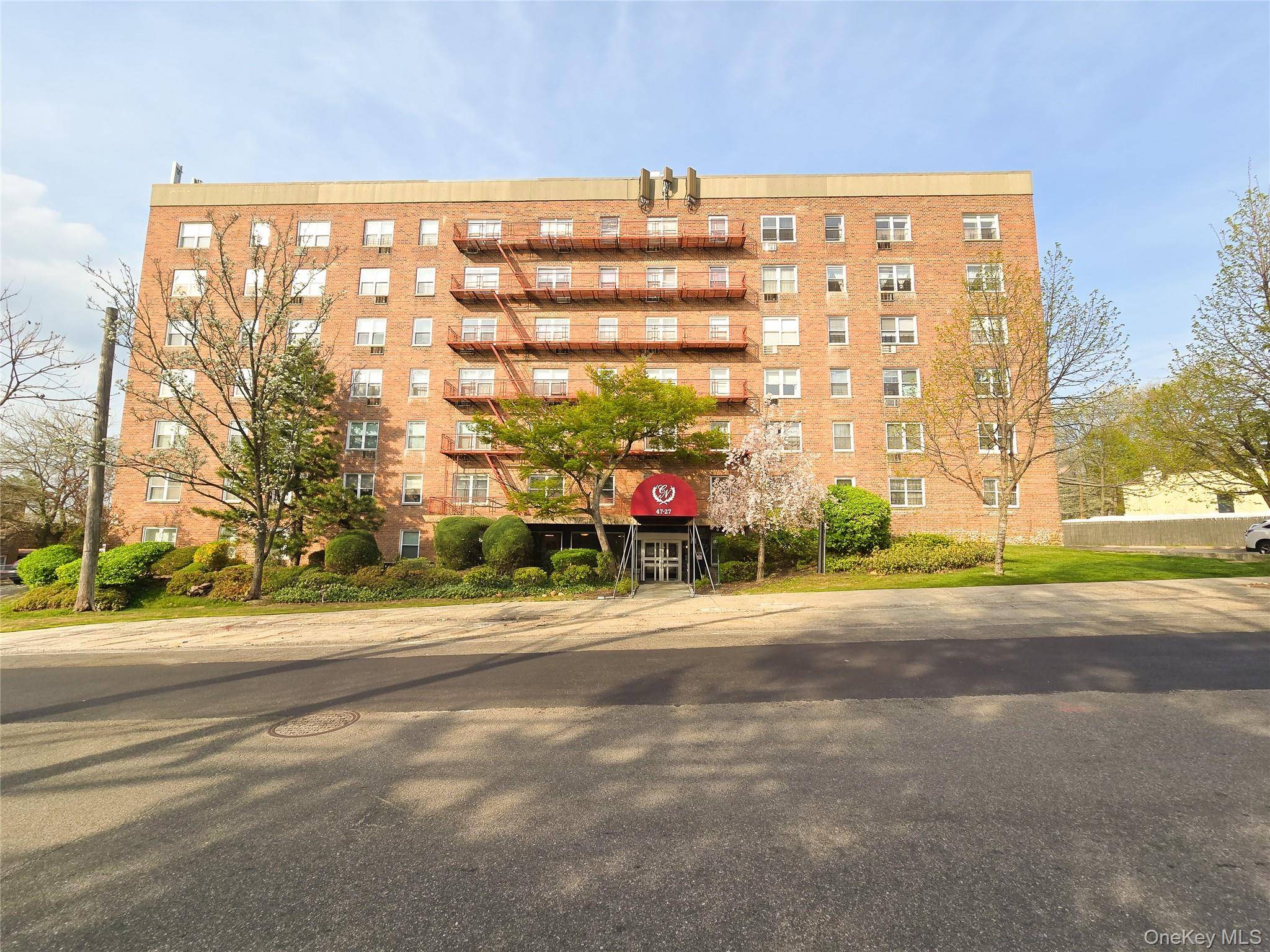 47-27 Little Neck Pkwy #L-2, Little Neck, NY 11362