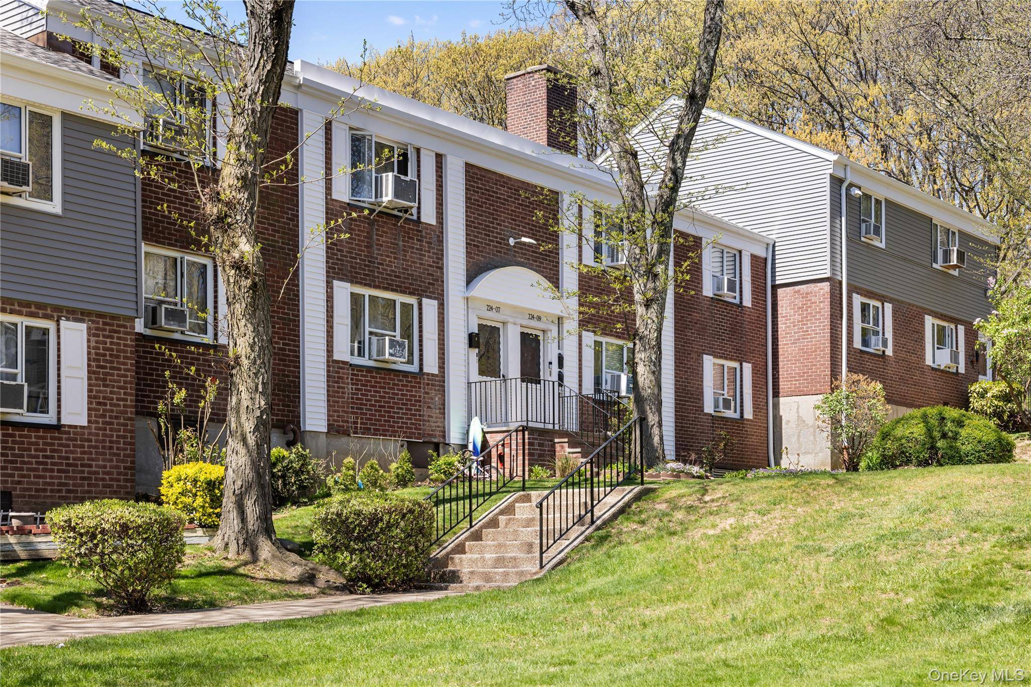 224-09 Manor RD #(Lower) 2408, Queens Village, NY 11427