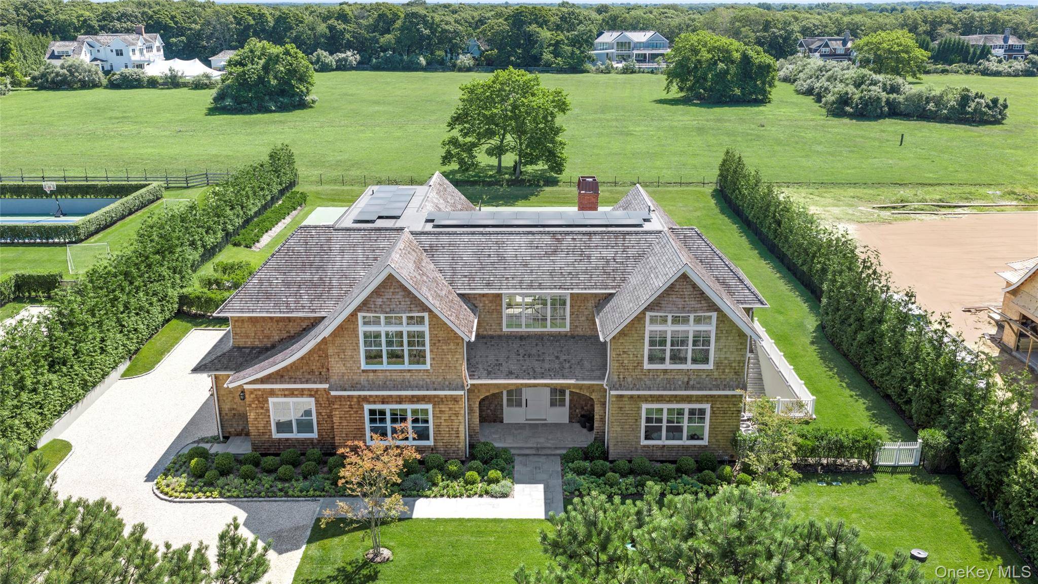 450 Seven Ponds Towd RD, Water Mill, NY 11976