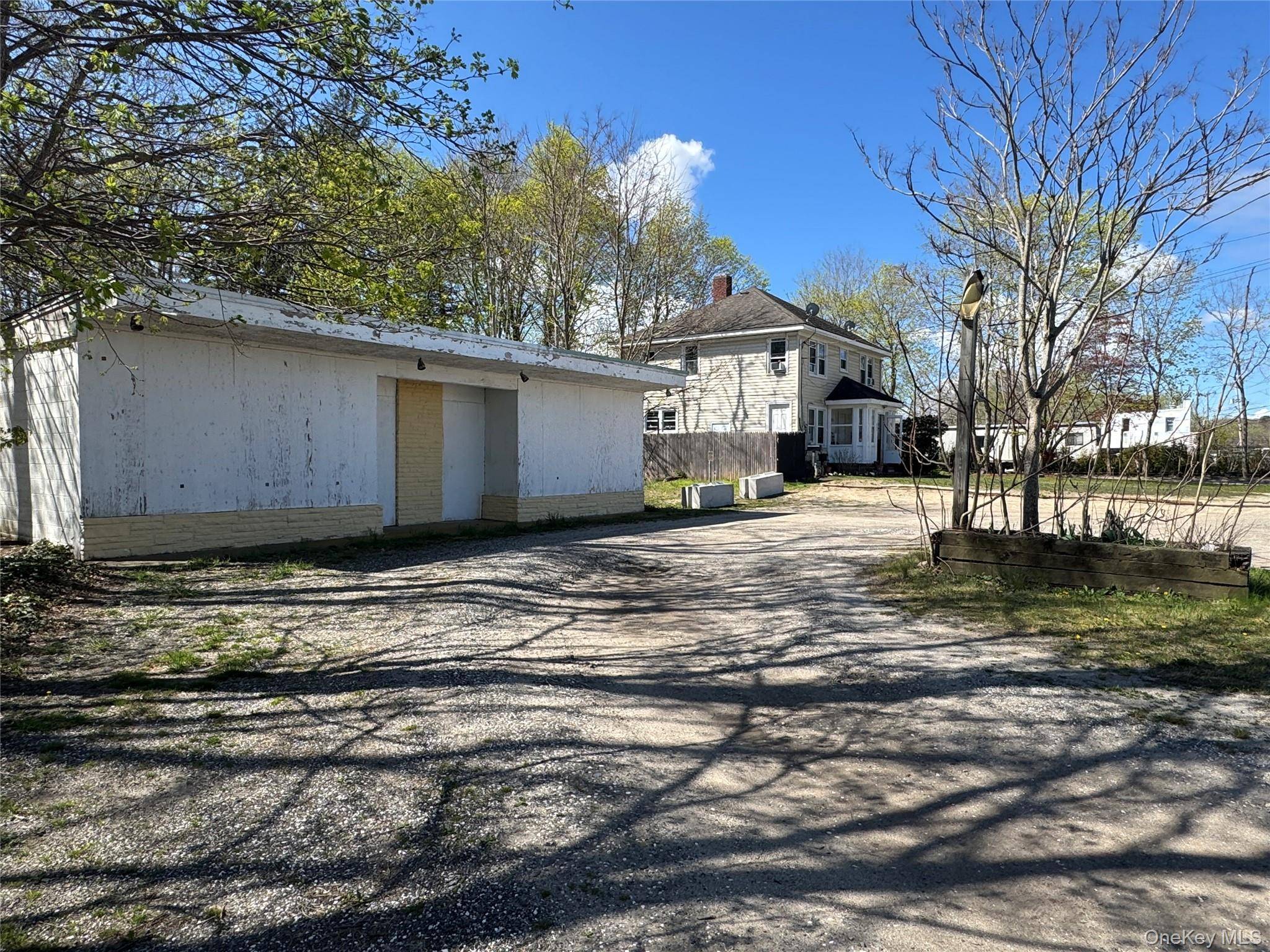 849-853 W Main ST, Riverhead, NY 11901