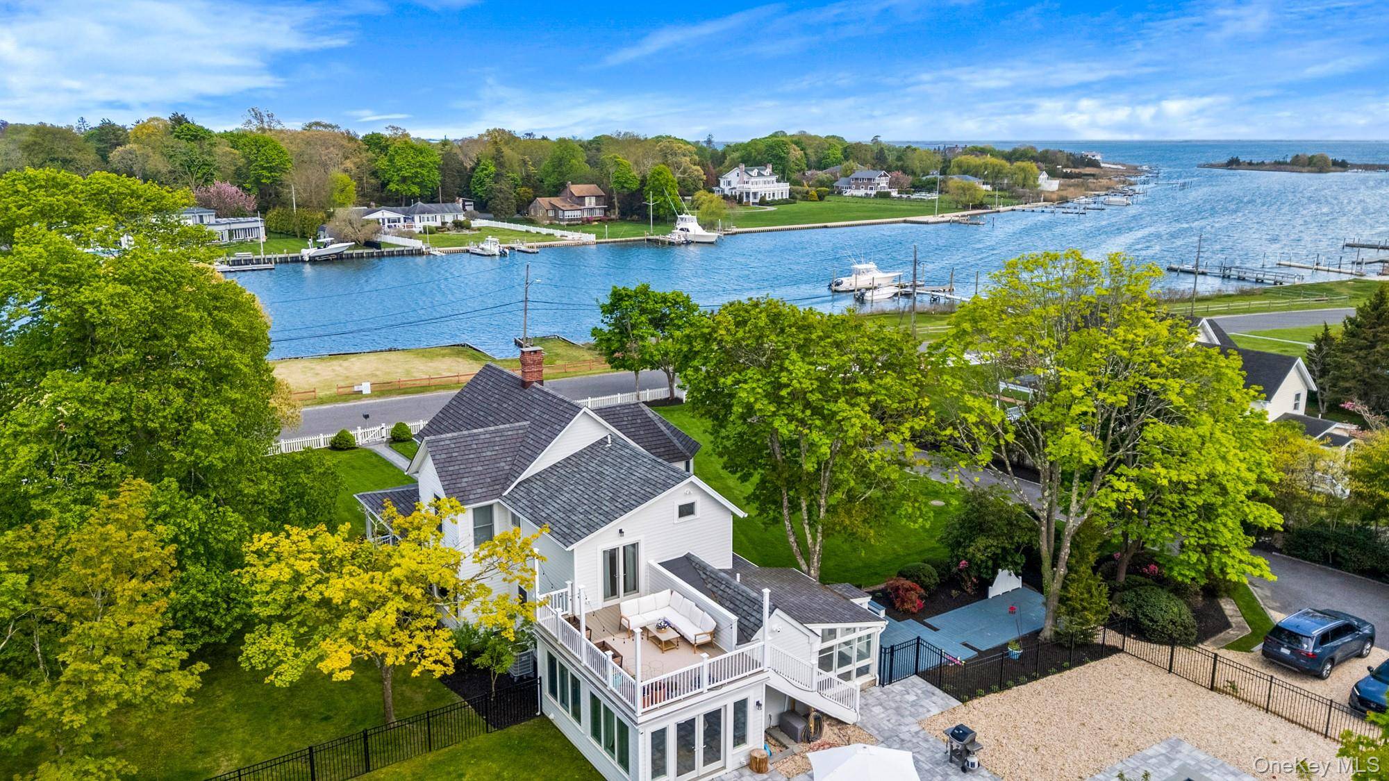 96 Lake AVE, Center Moriches, NY 11934