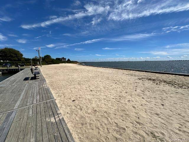 26 Canvasback LN, East Quogue, NY 11942